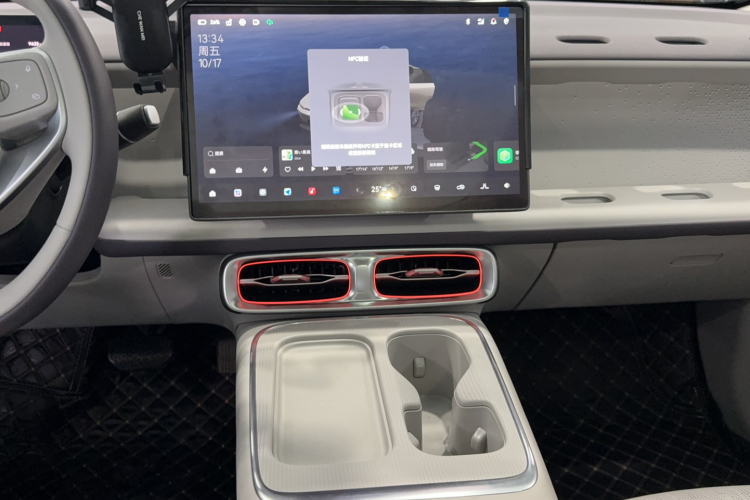 零跑汽车 零跑B01 2025 汽车图片 #19