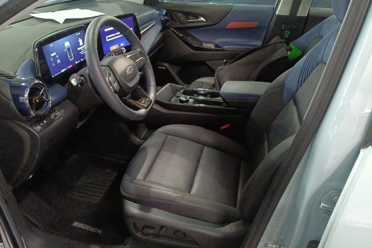 Chevrolet Equinox Plus 2024 car image #19