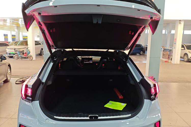 Zeekr 001 FR 2023 изображение автомобиля #19