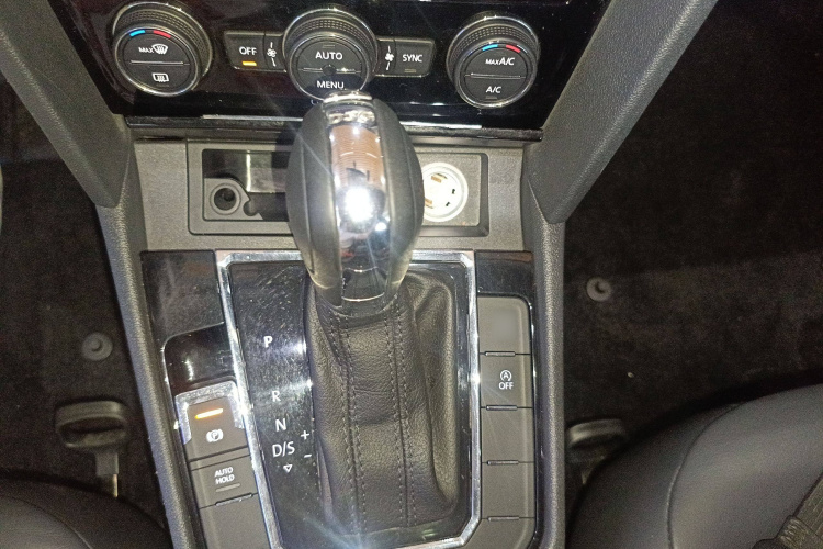 Volkswagen Lamando 2017 immagine di auto #19