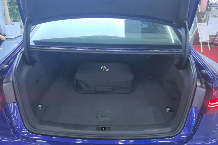 Audi A6L New Energy 2018 car image #19