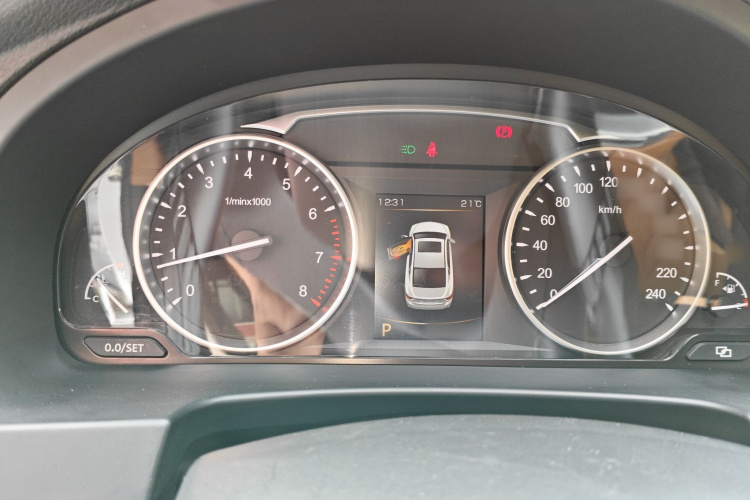 GEELY Ulion 2018 immagine di auto #19