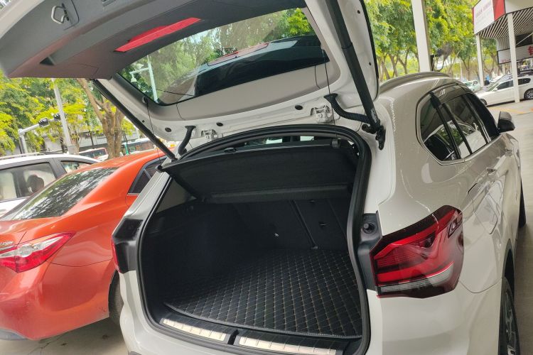 BMW X1 M35Li 2022 #19 BMW X1 M35Li 2022 car image #19