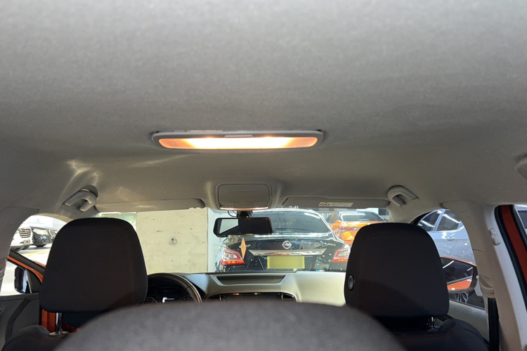 Skoda Karoq 2018 изображение автомобиля #19