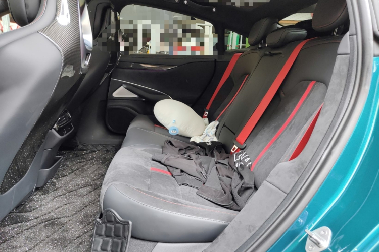 小米汽车 小米SU7 Ultra 2025 汽车图片 #19