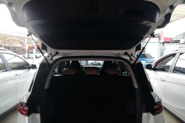 GEELY OkavangoR7 2025 car image #19