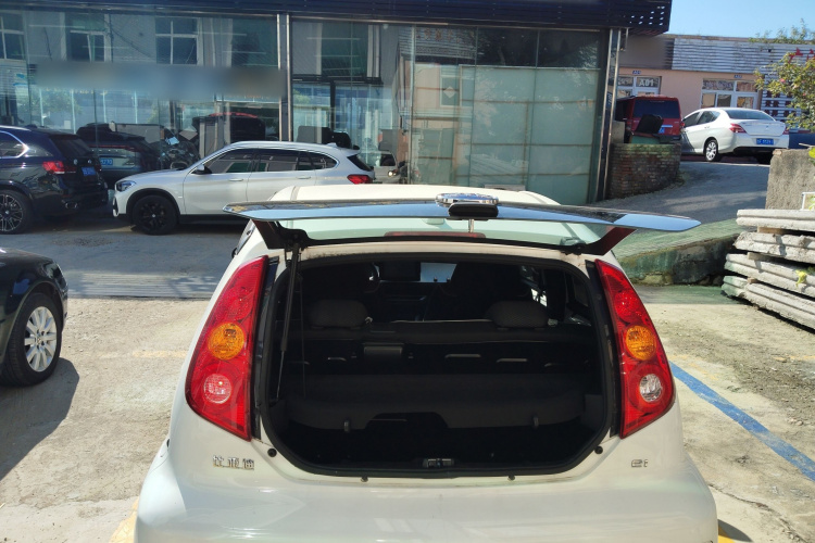 BYD e1 2021 car image #19