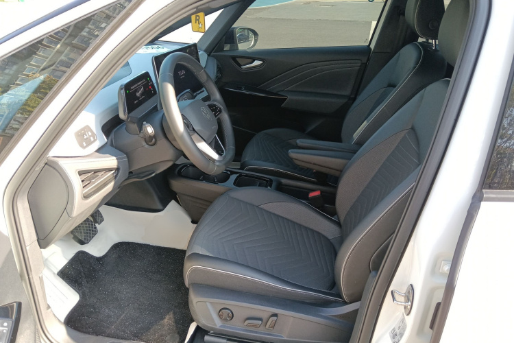 Volkswagen ID.3 2024 immagine di auto #19