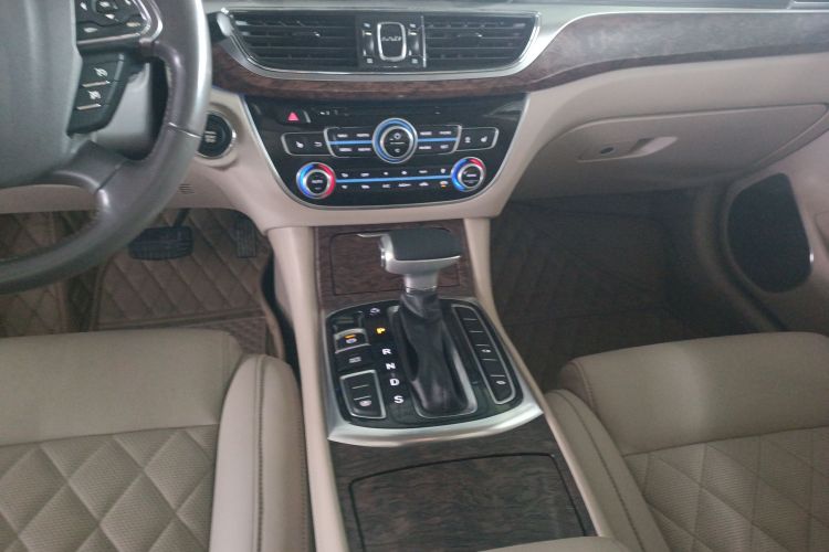 GAC Trumpchi GA8 2016 car image #19