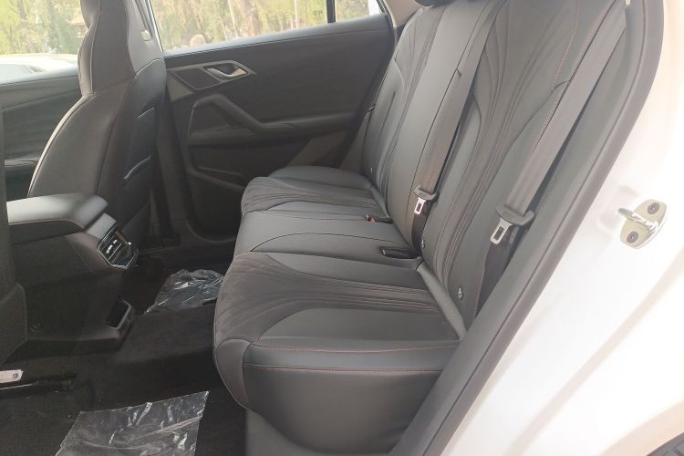 Roewe D5X DMH 2025 car image #19