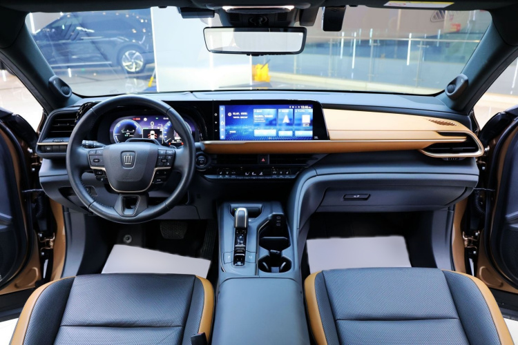 Toyota Crown 2023 immagine di auto #19