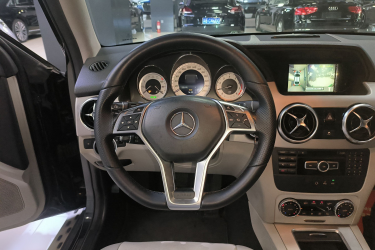 Mercedes-Benz GLK Class 2015 car image #19
