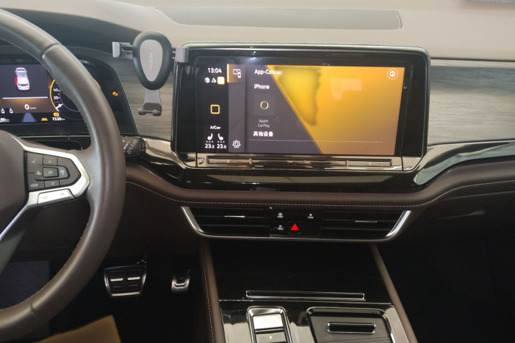 Volkswagen Viloran 2022 car image #19