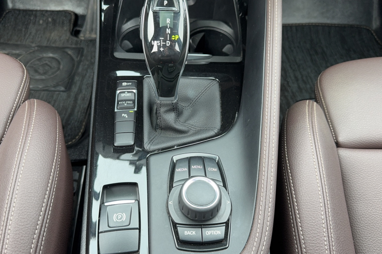 BMW X2 2020 car image #19