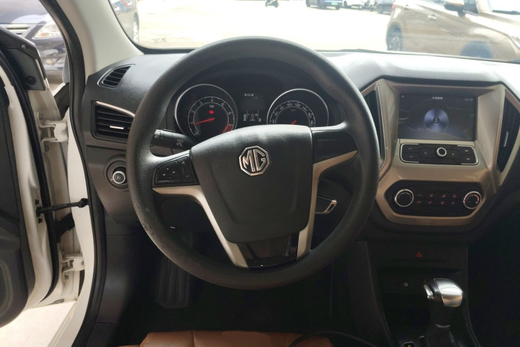 MG GT 2017 car image #19