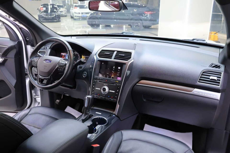 Ford Explorer (Imported) 2018 car image #19