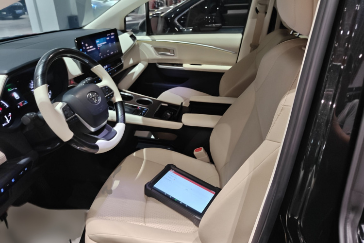 Toyota Granvia 2023 immagine di auto #19