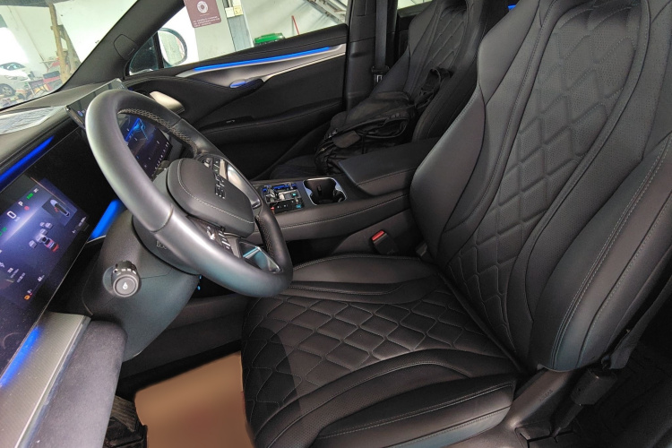 BYD Sea Lion 07 EV 2024 car image #19