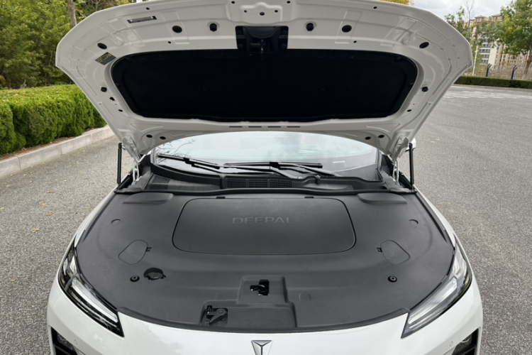 Deepal L07 2024 car image #19