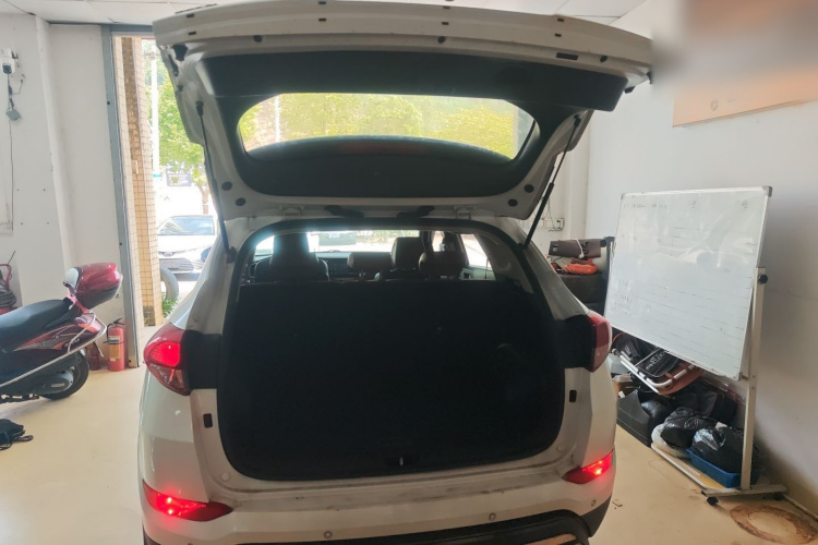 Hyundai Tucson (Imported) 2017 car image #19