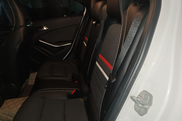 Mercedes-Benz A Class (Imported) 2015 car image #19