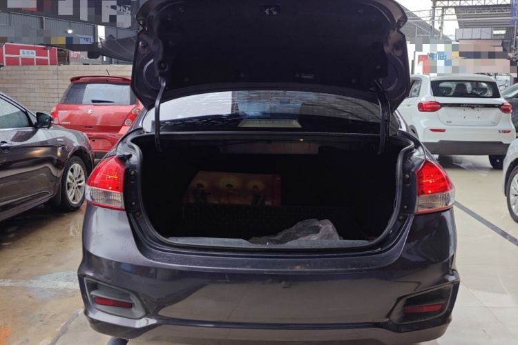 Suzuki Ciaz 2016 изображение автомобиля #19