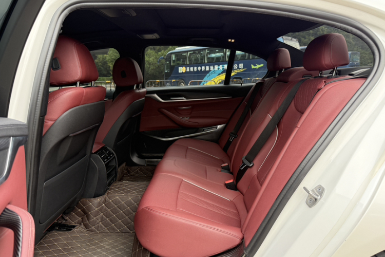 BMW M5 New Energy 2022 car image #19