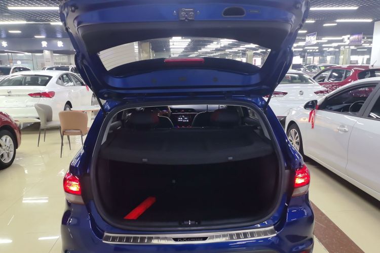 Kia Rio Cross 2018 car image #19