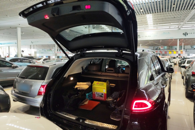 Mercedes-Benz GLE Class New Energy 2021 car image #19