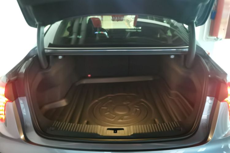 HongQi H5 PHEV 2025 #19 HongQi H5 PHEV 2025 immagine di auto #19