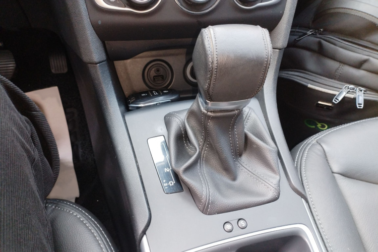 Citroen C4L 2017 image de voiture #19