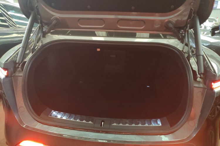 Avatr 11 2022 car image #19