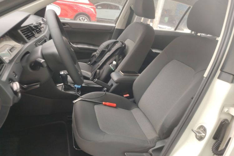 Skoda Rapid Spaceback 2016 car image #19