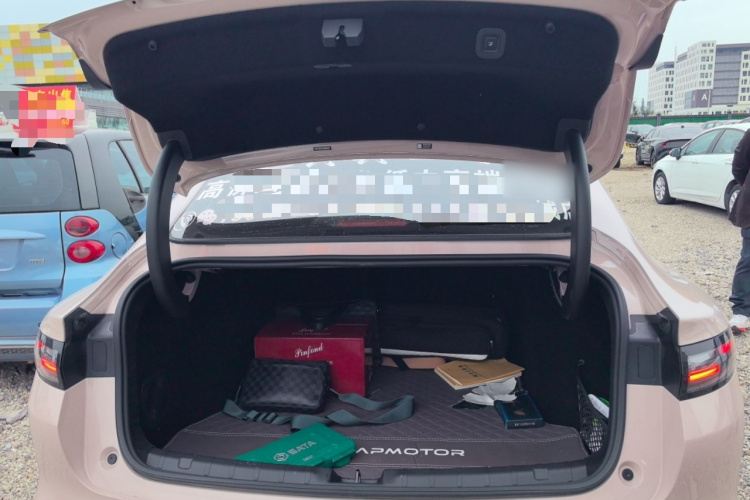 零跑汽车 零跑B01 2025 汽车图片 #19