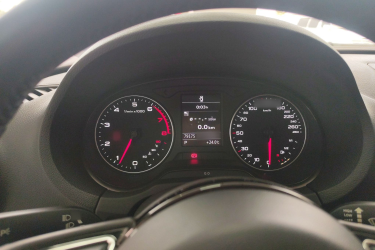 Audi A3 2015 car image #19