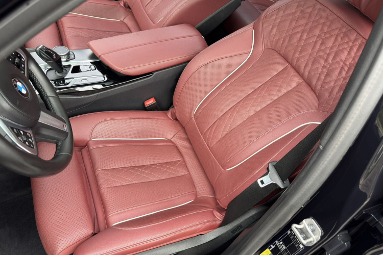 BMW M5 New Energy 2021 #19 BMW M5 New Energy 2021 car image #19