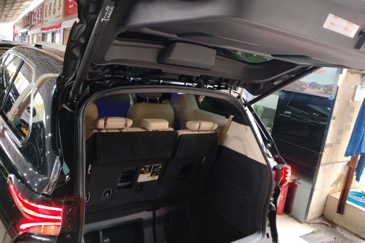 Toyota Granvia 2022 immagine di auto #19