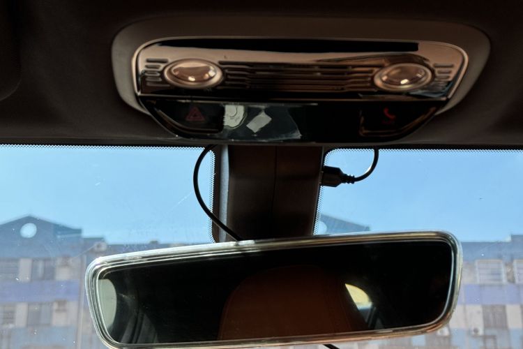 哪吒汽车 哪吒X 2024 汽车图片 #19