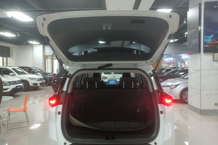 Chevrolet Orlando 2021 immagine di auto #19