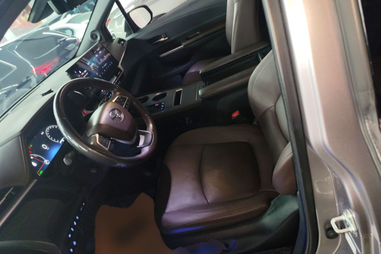 Toyota Sienna 2022 #19 Toyota Sienna 2022 car image #19