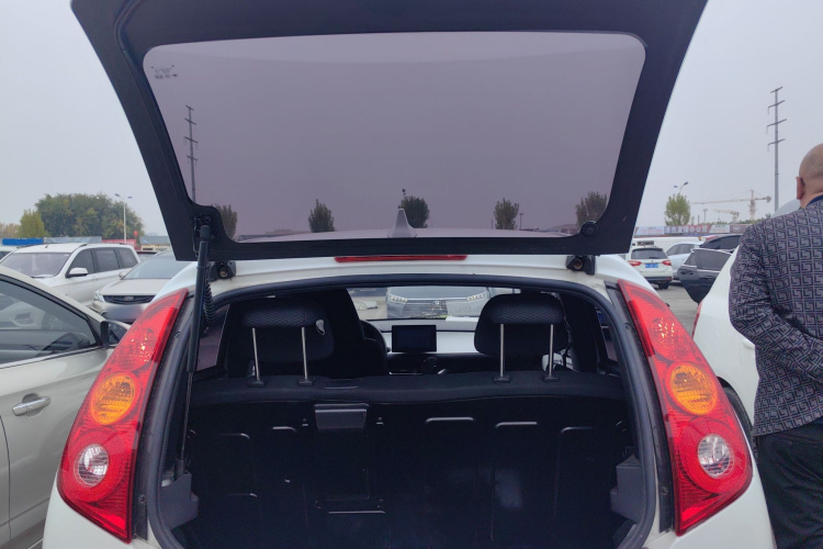 BYD e1 2020 #19 BYD e1 2020 car image #19