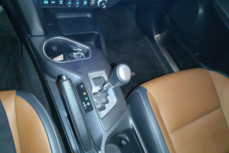 RAV4 2018 #19 RAV4 2018 car image #19