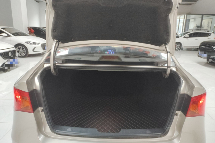 Roewe 350 2018 car image #19