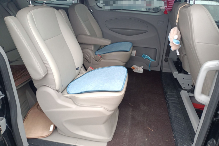 Ford E-Transit 2025 car image #19