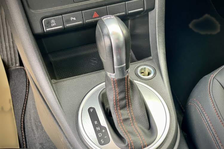 Volkswagen Beetle 2016 car image #19