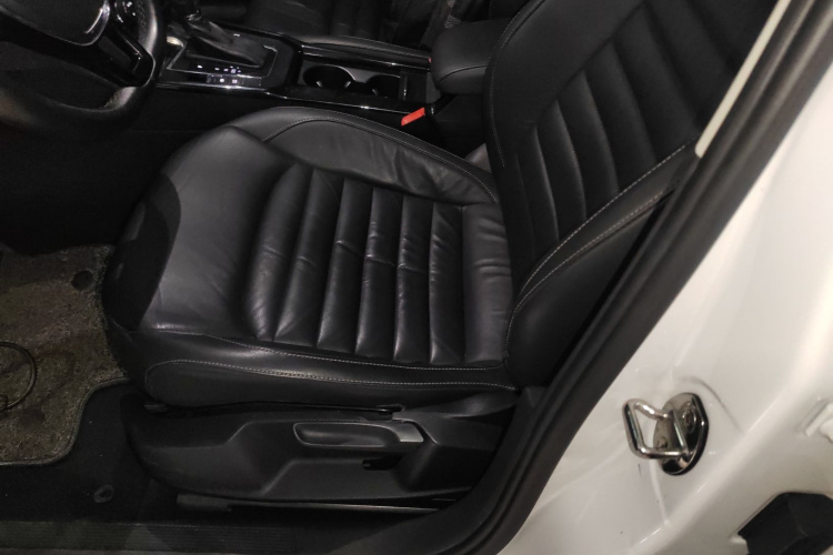 Volkswagen Lamando 2018 immagine di auto #19