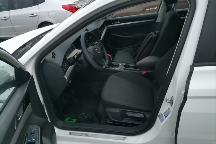 Volkswagen Bora Pure Electric 2020 صورة سيارة #19