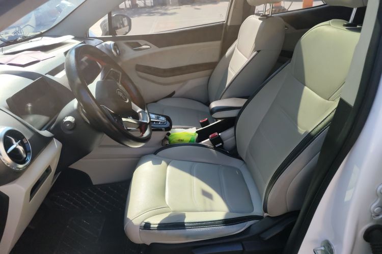 BYD Yuan 2021 car image #19