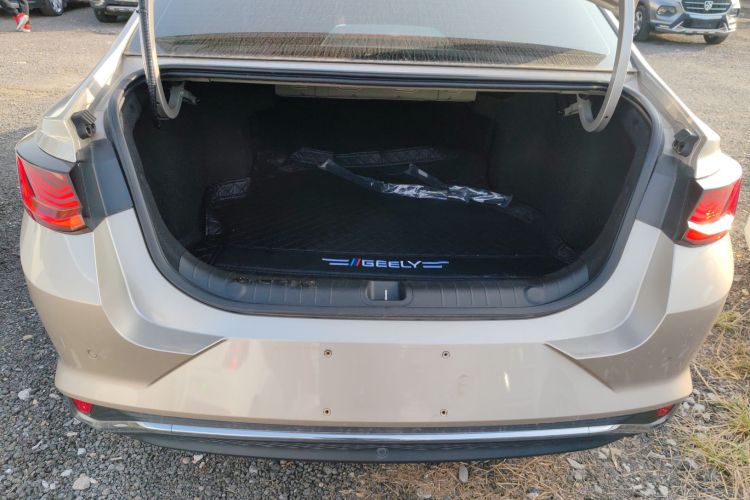 GEELY Emgrand L 2022 immagine di auto #19