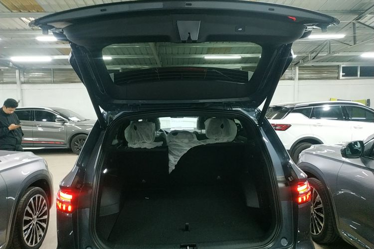 GEELY Monjaro MHEV 2025 #19 GEELY Monjaro MHEV 2025 car image #19